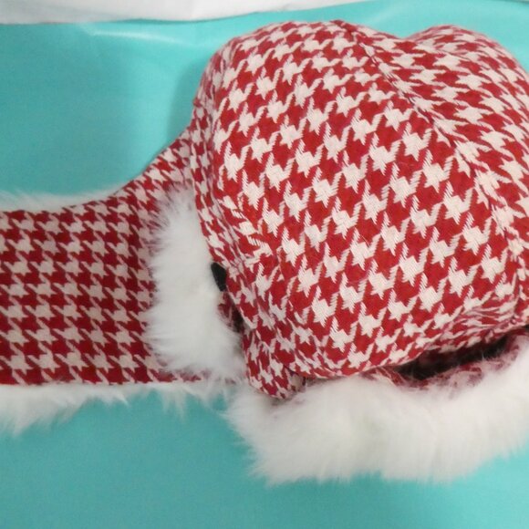 TIPSY ELVES | os | Red and White Houndstooth Aviator Hat With Chin Strap - Picture 4 of 10